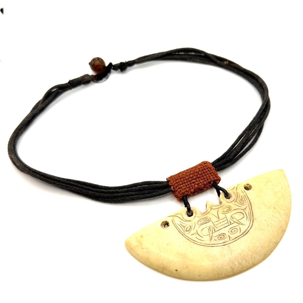 Vintage 90s Chinese Carved Stone Taotie Huang Half Moon Pendant Necklace